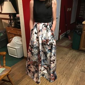 sangria long formal dress (size 2) WITH POCKETS